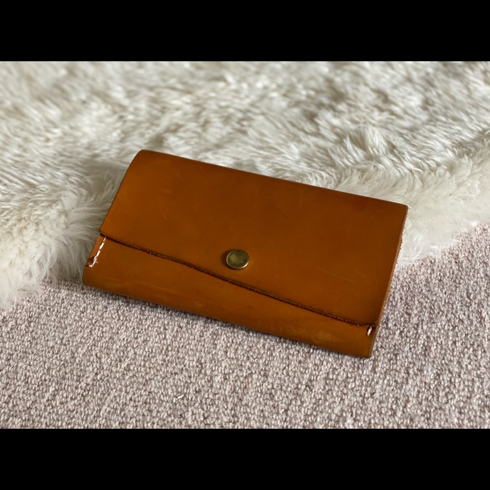 Beautiful Portland Leather company wallet. In great condition.